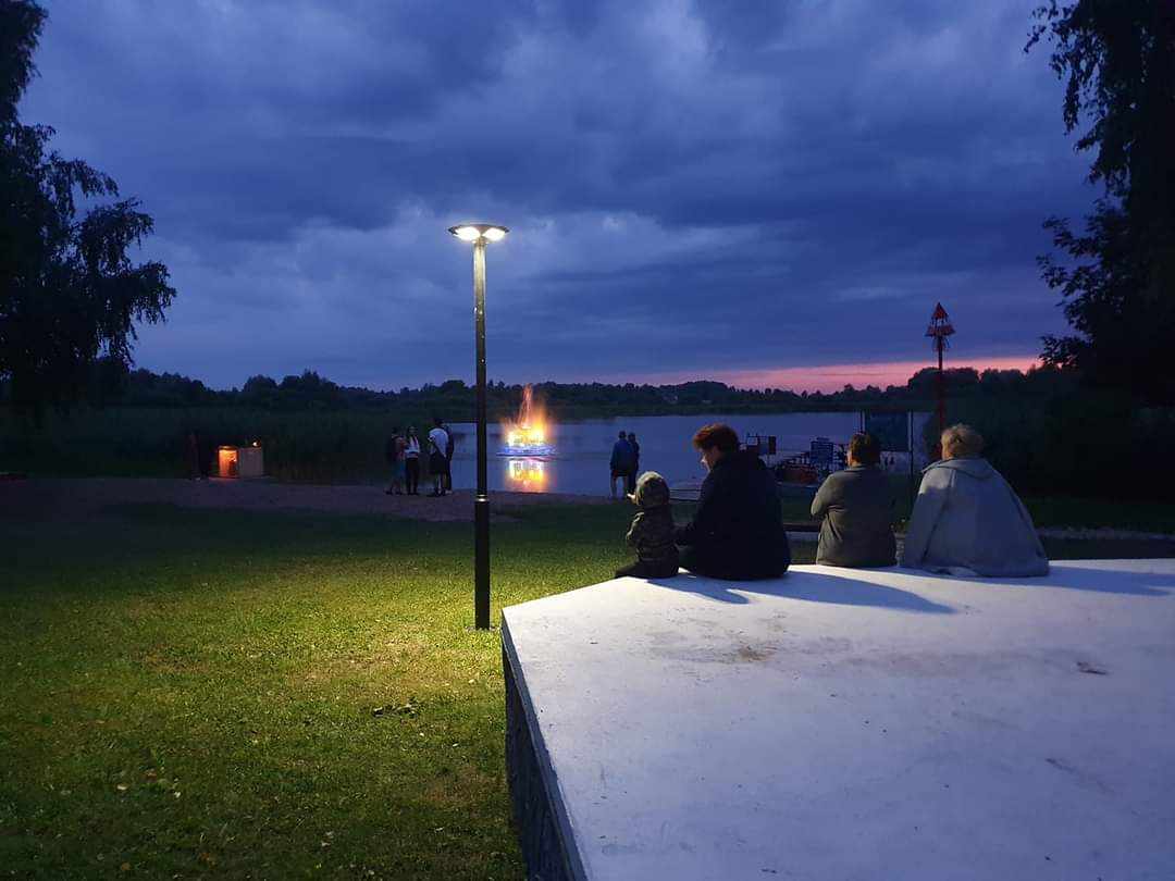 Gudeliai kviečia pasigrožėti grojančiu fontanu